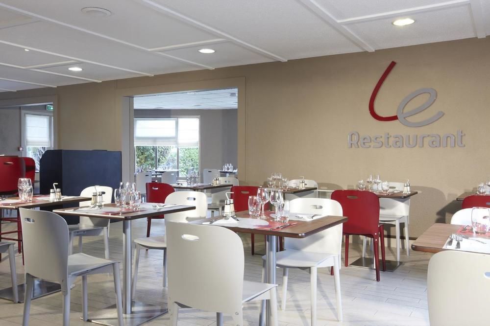 Hôtel Restaurant Campanile Morangis Extérieur photo